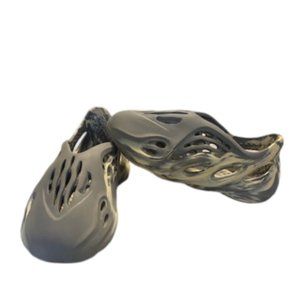 MXT MOON GRAY YEEZY FOAM RNNR | Size 10